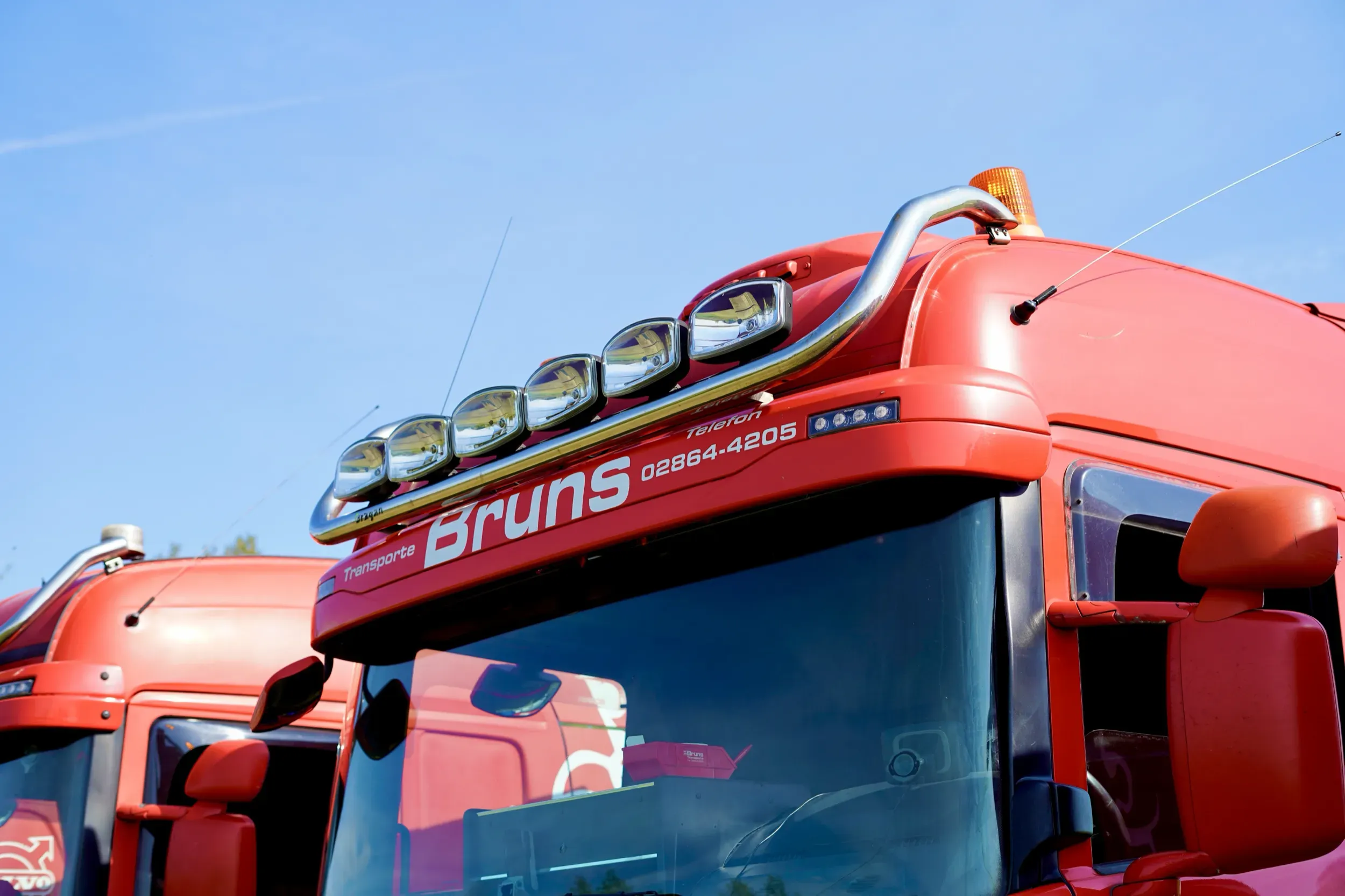 Führerhaus eines Bruns-Lkw mit Lichtleiste